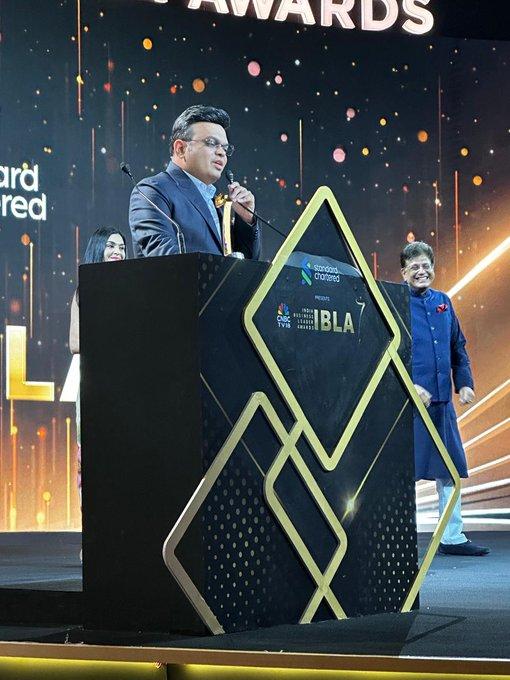 HDX71QobcAAH_J9?format=jpg&name=small