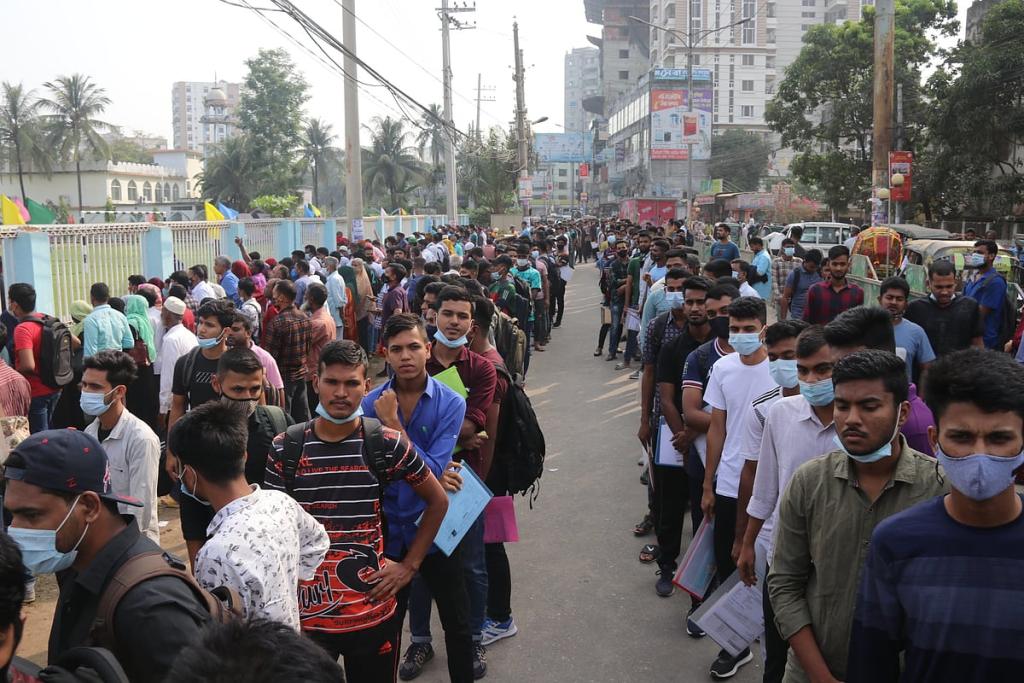 কনস্টেবল নিয়োগ: দেশের ১ লাখ ২৬ হাজার তরুণের পুলিশ হওয়ার স্বপ্ন