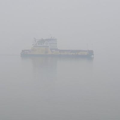 ঘন কুয়াশায় দৌলতদিয়া-পাটুরিয়া নৌপথে তিন ঘণ্টা ফেরি চলাচল বন্ধ