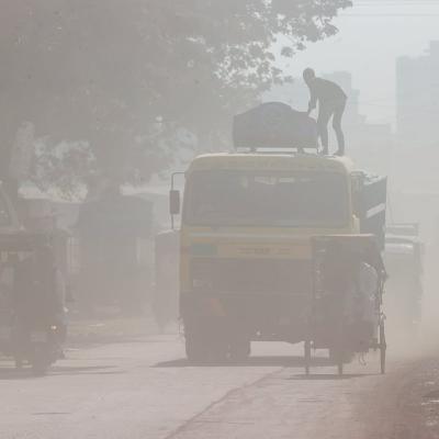 এত বৃষ্টি, তারপরও বায়ুদূষণে বিশ্বে ষষ্ঠ ঢাকা