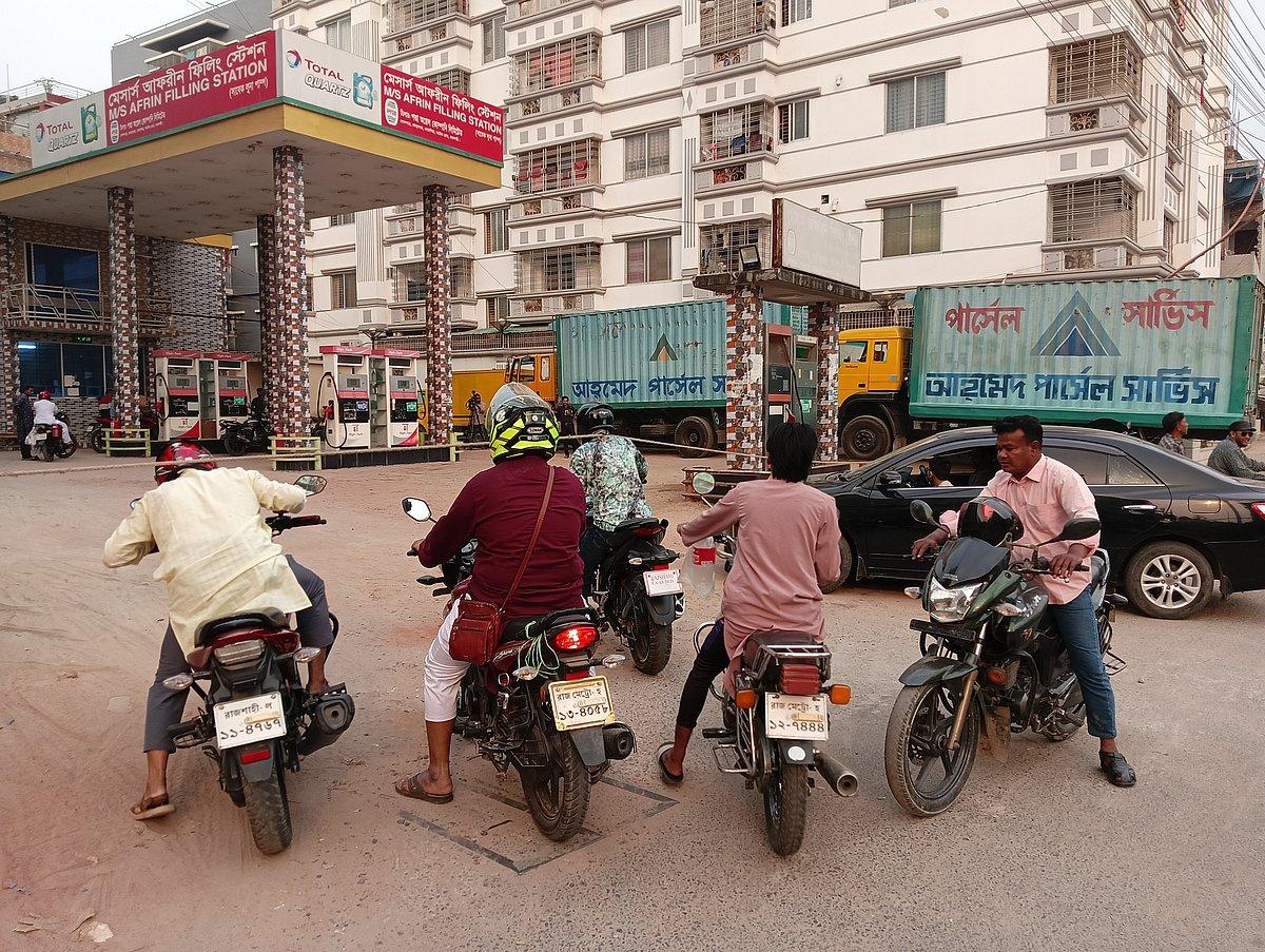 prothomalo-bangla%2F2026-03-06%2F0zw87jth%2F3