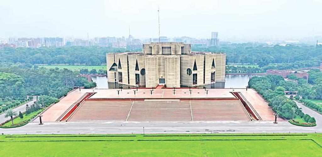 সংসদের অধিবেশন বসছে আজ, শুরু থেকেই উত্তাপের আভাস