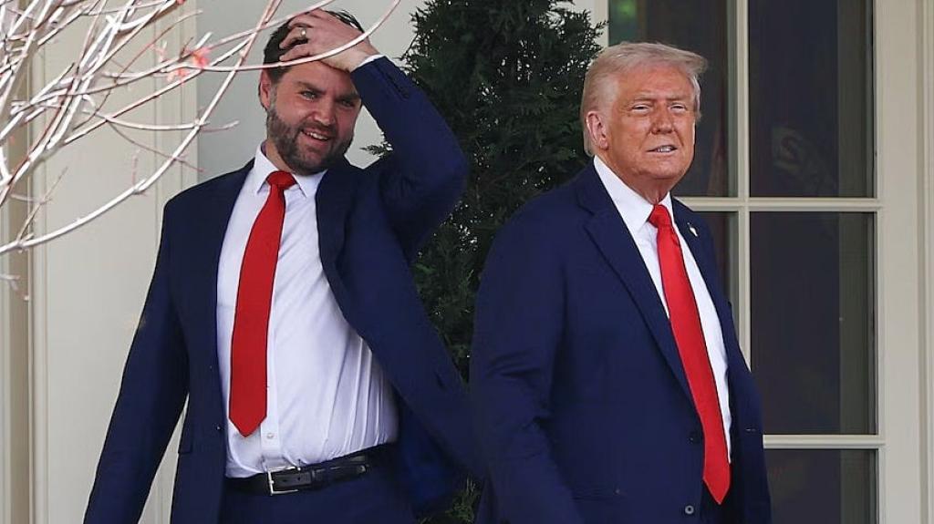 ইরান যুদ্ধের প্রসঙ্গ এড়িয়ে যাচ্ছেন ভ্যান্স, তবে কি ট্রাম্পের সঙ্গে দূরত্ব