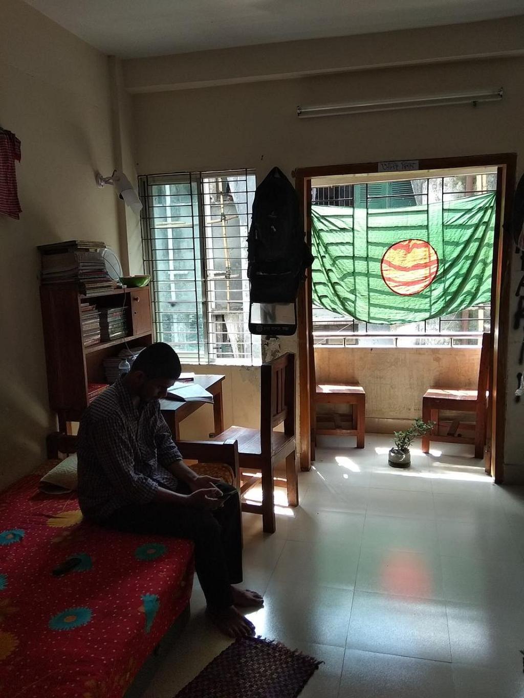 আপনারও কি ঢাকায় পা রাখার অভিজ্ঞতা একই রকম