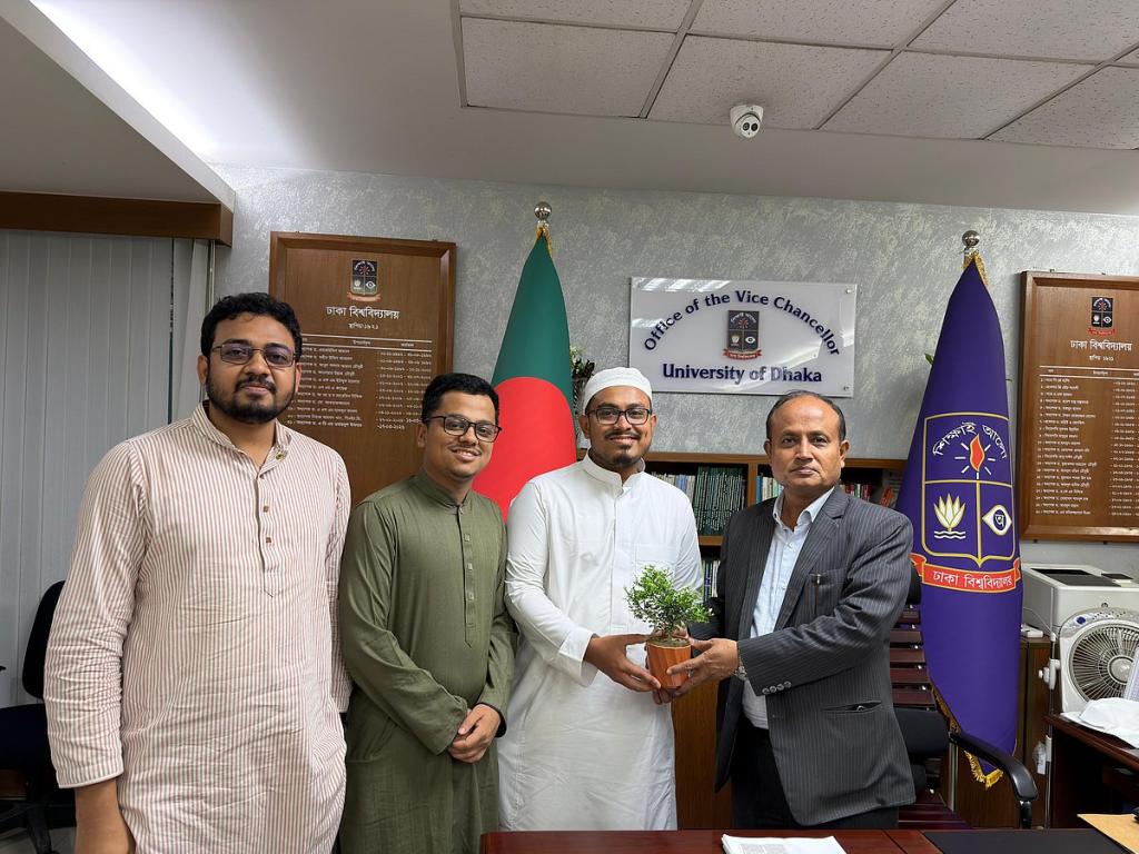 ঢাকা বিশ্ববিদ্যালয়ের নবনিযুক্ত উপাচার্যের সঙ্গে ডাকসু নেতৃবৃন্দের সৌজন্য সাক্ষাৎ