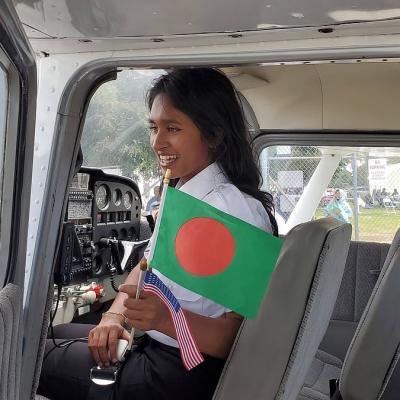 ১৬ বছরের বাংলাদেশি বংশোদ্ভূত তরুণীর প্রথম একা উড়ানের গল্প