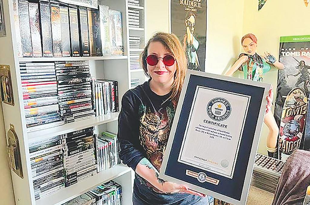 ‘টুম্ব রেইডার’ গেম সংগ্রহ করে গড়লেন বিশ্ব রেকর্ড