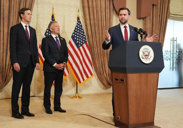 পারমাণবিক অস্ত্র তৈরি করবে না, ইরানের কাছে সেই নিশ্চয়তা চান জেডি ভ্যান্স