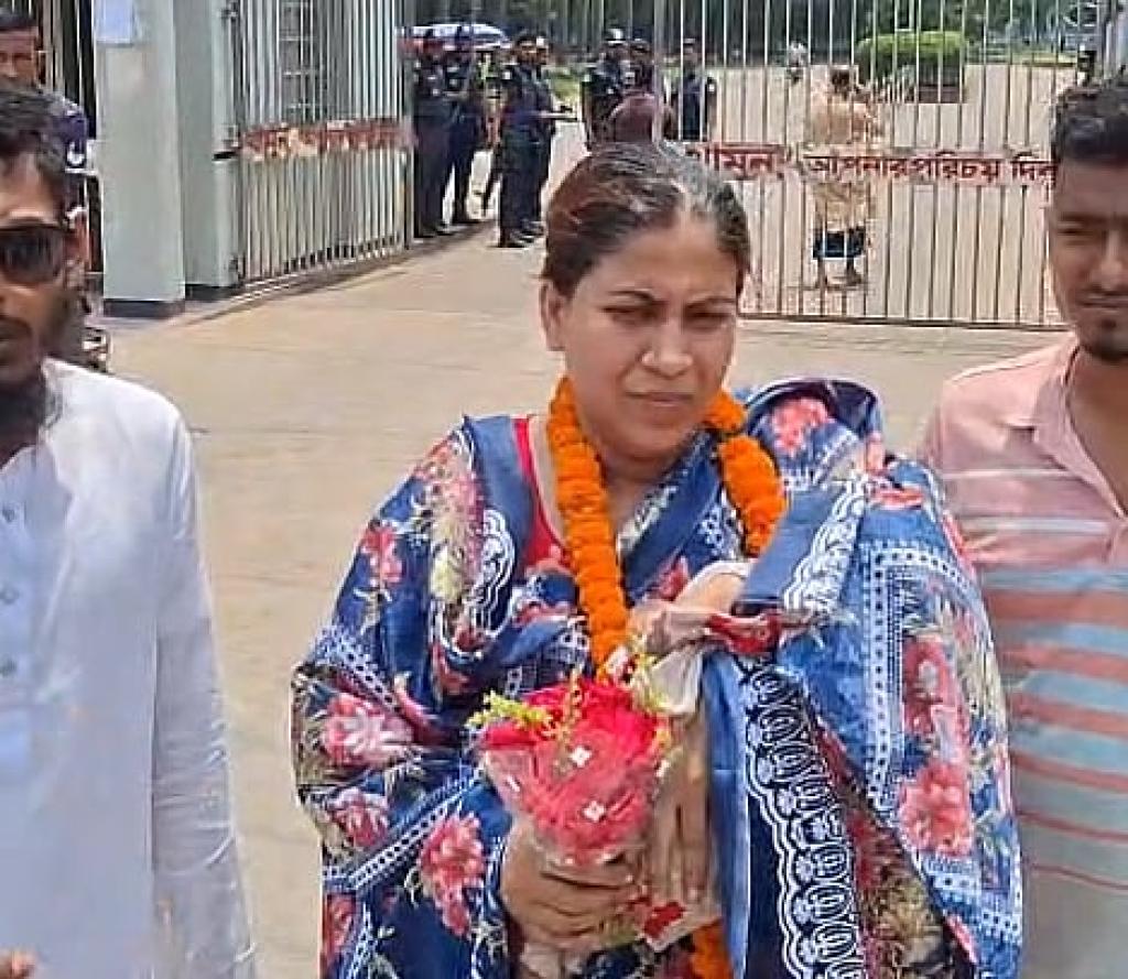 অবশেষে মুক্তি পেলেন দেড় মাসের সন্তানসহ কারাগারে যাওয়া যুব মহিলা লীগের নেত্রী