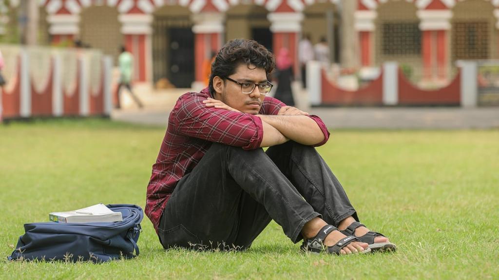 আপনিও কি ‘কোয়ার্টার লাইফ ক্রাইসিসে’ ভুগছেন