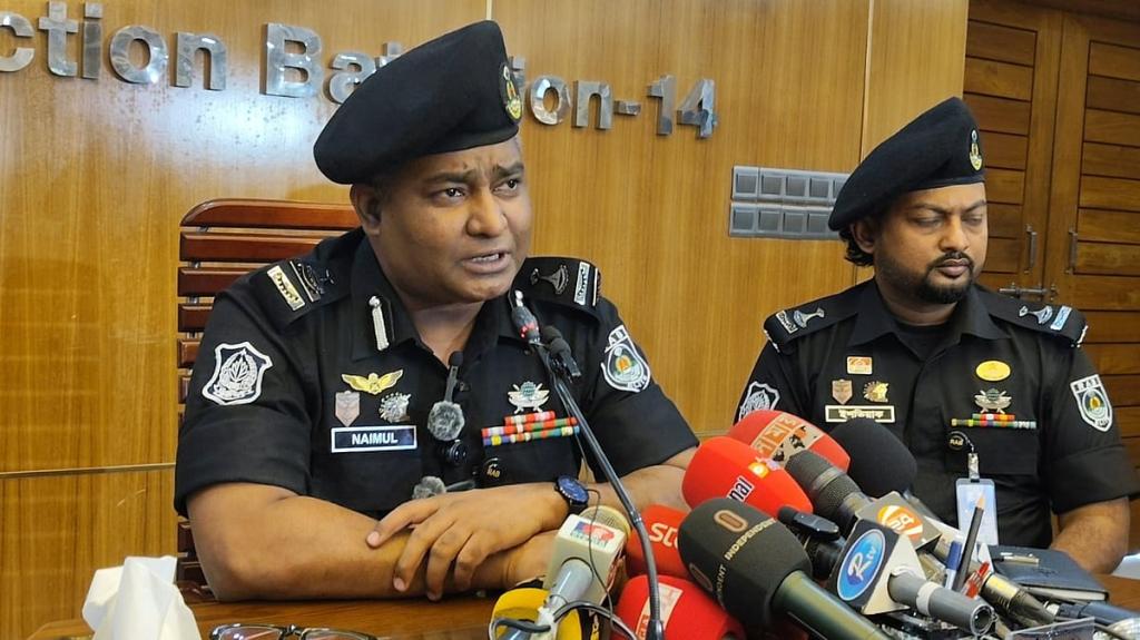গ্রেপ্তার এড়াতে ঘন ঘন স্থান পরিবর্তন করছিলেন মাদ্রাসাশিক্ষক