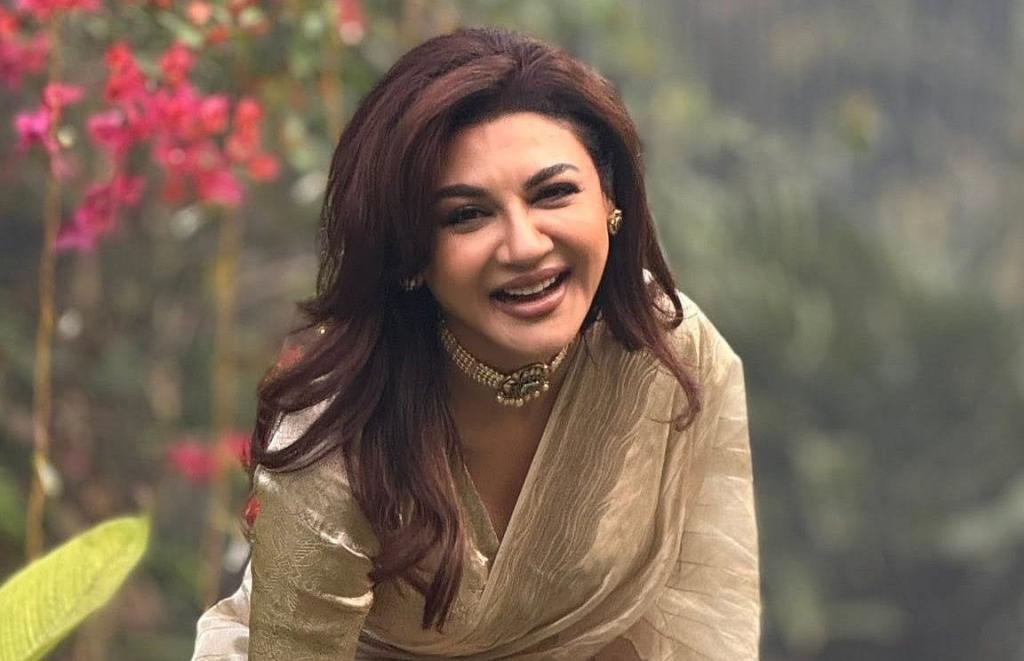 পছন্দের খাবার পিৎজা, নিয়মিত জিমে না গিয়েও যেভাবে ফিট থাকেন জয়া
