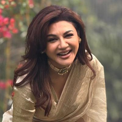 পছন্দের খাবার পিৎজা, নিয়মিত জিমে না গিয়েও যেভাবে ফিট থাকেন জয়া