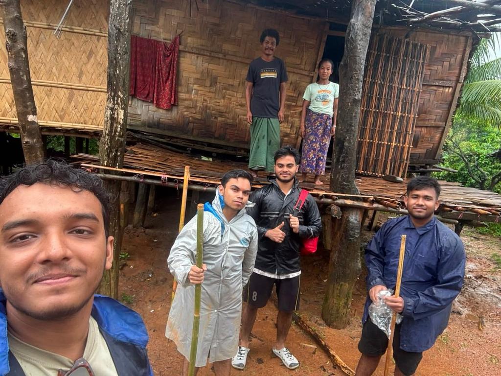 ঝরনা দেখতে এসে বৃষ্টিতে দুর্গম পাহাড়ে আটকা, চার বন্ধুর রুদ্ধশ্বাস ৯ দিন