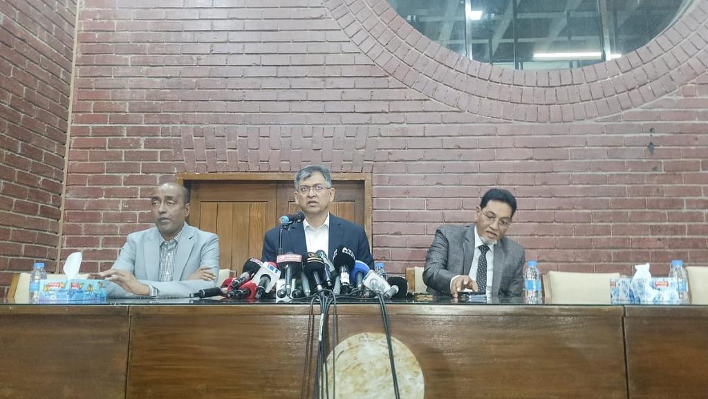 ডিসেম্বরের মধ্যে আলোচনা শেষ করতে চায় সংবিধান সংশোধন কমিটি: সালাহউদ্দিন আহমদ