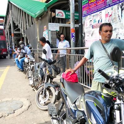 জ্বালানির দাম বাড়তেই দূরপাল্লার বাসে বাড়তি ভাড়া, আয় কমেছে রাইড শেয়ার চালকদের