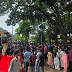 চুয়েটে উপাচার্য পরিবর্তনের প্রতিবাদে ‘কমপ্লিট শাটডাউন’, মূল ফটকে তালা
