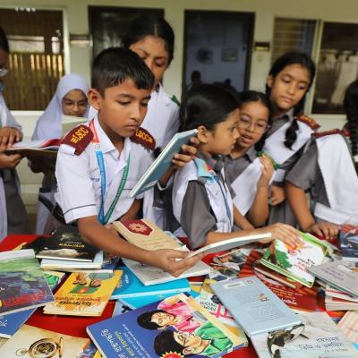 ভূতের গল্পের ভক্ত মাইসার হাতে রকিব হাসানের ‘হাতকাটা ভূত’