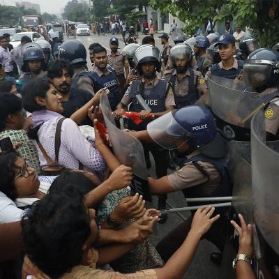 নিউমুরিং টার্মিনাল ডিপি ওয়ার্ল্ডকে দেওয়ার প্রতিবাদে রাজধানীতে বিক্ষোভ, পুলিশের লাঠিপেটা